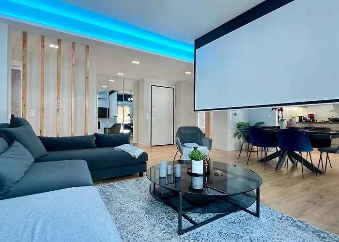 Trion Ierarchon Modern 3 Bdr Apt In Petralona